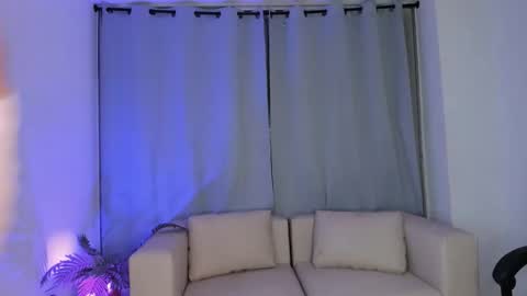 Snapshot of jvenuss chatting on November 11, 12:43 am ees 3 online show from November 11, 12:43 am