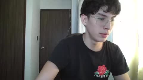 Snapshot of jxbiggy chatting on June 19, 12:09 pm jxbiggy online show from June 19, 12:09 pm