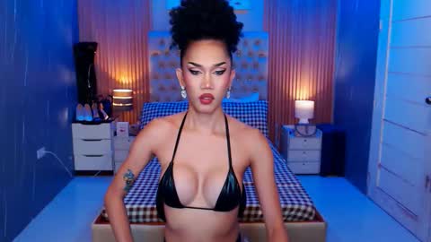 Snapshot of jynxocean chatting on December 5, 10:35 am Jynx online show from December 5, 10:35 am