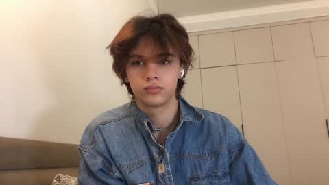 Snapshot of k0sta_32 chatting on December 31, 7:42 am k0sta online show from December 31, 7:42 am