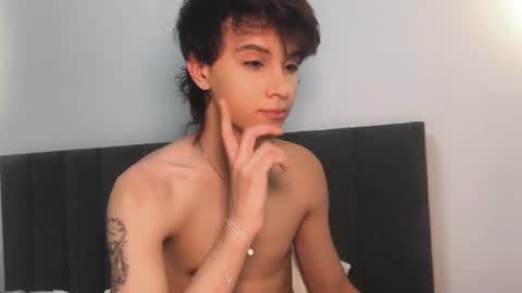 Snapshot of k0sta_32 chatting on February 10, 5:03 am k0sta online show from February 10, 5:03 am