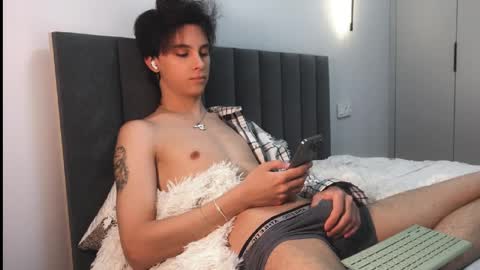 Snapshot of k0sta_32 chatting on February 10, 5:30 pm k0sta online show from February 10, 5:30 pm