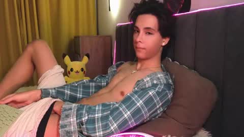 Snapshot of k0sta_32 chatting on March 8, 9:29 pm k0sta online show from March 8, 9:29 pm