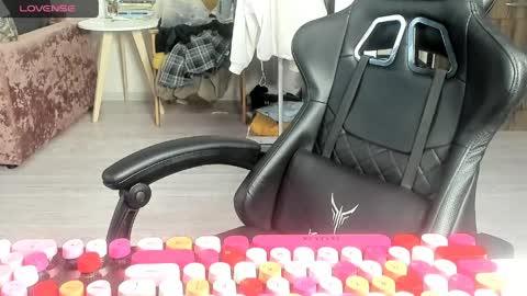 Alice online show from April 3, 10:35 am