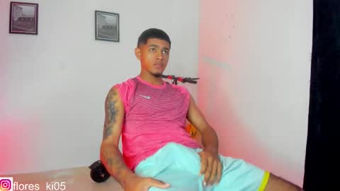 Snapshot of k_florez chatting on December 19, 7:43 pm k_florez online show from December 19, 7:43 pm