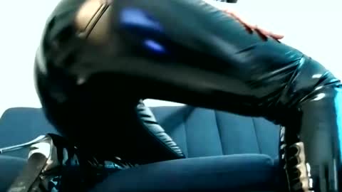 Snapshot of k_queen36 chatting on February 14, 9:03 am k_queen36 online show from February 14, 9:03 am