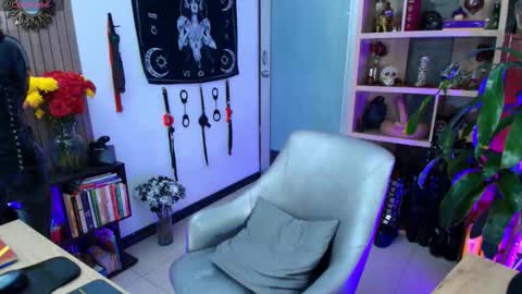 Snapshot of kaariyn_ chatting on October 12, 2:32 am Carym online show from October 12, 2:32 am