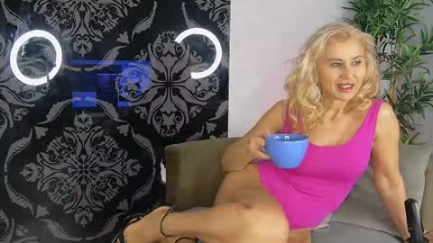 kaceykayx online show from December 16, 5:45 am