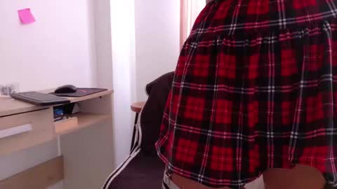 Snapshot of kad_kad chatting on November 17, 3:40 pm Kanela online show from November 17, 3:40 pm