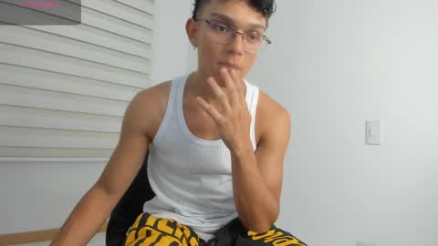 Snapshot of kael_draven chatting on April 4, 10:07 pm kael_draven online show from April 4, 10:07 pm