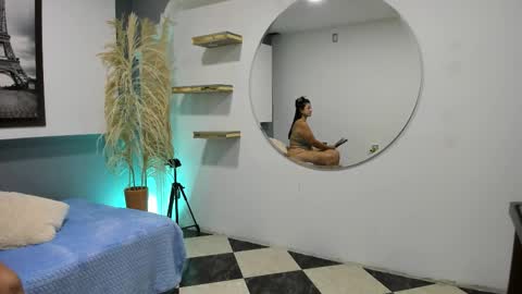 Snapshot of kagomme_h chatting on October 20, 9:32 am Antonella online show from October 20, 9:32 am