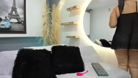 Snapshot of kagomme_h chatting on November 11, 4:56 am Antonella online show from November 11, 4:56 am