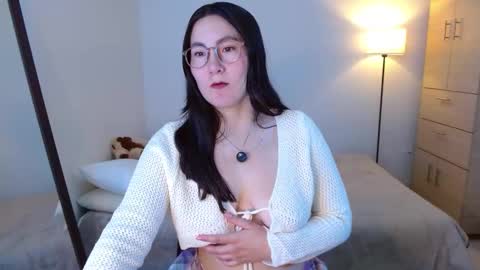ChloeIndependient model online show from March 25, 2:45 pm