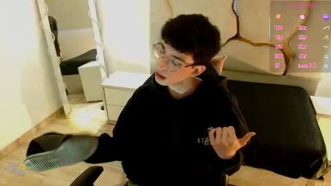 kai_tay1 online show from April 26, 11:30 am