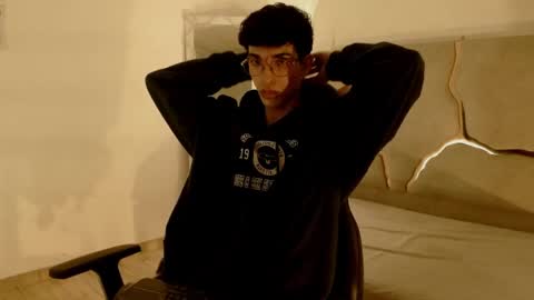 kai_tay1 online show from April 28, 11:37 am