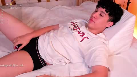 Snapshot of kai_zarek chatting on October 22, 11:54 am Kai online show from October 22, 11:54 am