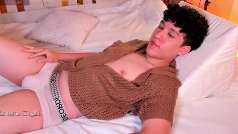 Snapshot of kai_zarek chatting on October 24, 11:17 am Kai online show from October 24, 11:17 am