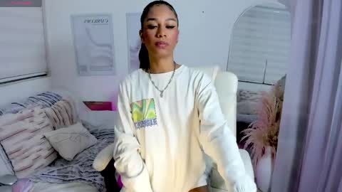 Snapshot of kaia_cam chatting on April 29, 11:14 am online show from April 29, 11:14 am