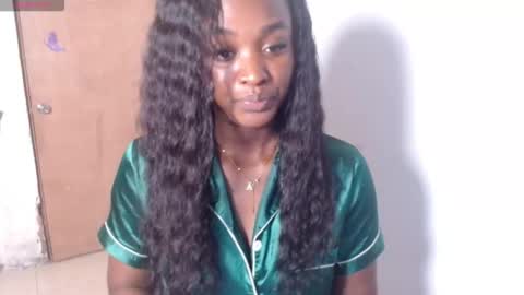 Snapshot of kaiadebayo chatting on October 12, 5:39 am Angie  online show from October 12, 5:39 am