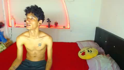 Snapshot of kaiborman00 chatting on December 19, 3:02 am KAI LIAM online show from December 19, 3:02 am