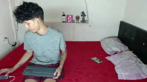 Snapshot of kaiborman00 chatting on February 19, 2:51 am KAI LIAM online show from February 19, 2:51 am