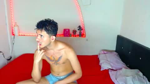 Snapshot of kaiborman00 chatting on February 21, 3:29 am KAI LIAM online show from February 21, 3:29 am