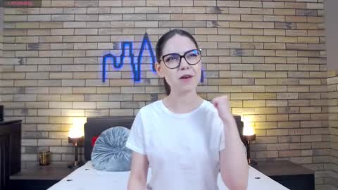 Kaila Lewis online show from September 18, 6:43 pm