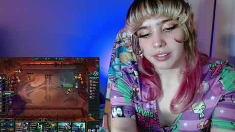 Snapshot of kairilovescumm chatting on December 8, 4:25 am Kairi online show from December 8, 4:25 am