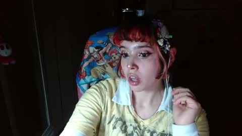 Snapshot of kairilovescumm chatting on December 1, 1:54 am Kairi online show from December 1, 1:54 am