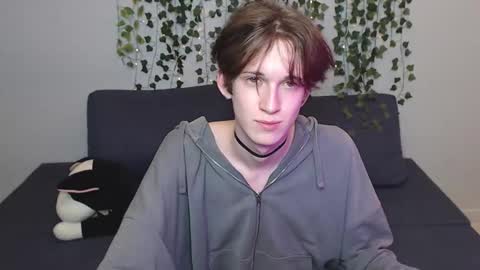 Snapshot of kaislutx chatting on October 8, 7:44 pm slutkai online show from October 8, 7:44 pm