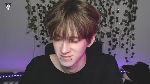 Snapshot of kaislutx chatting on November 8, 9:13 pm slutkai online show from November 8, 9:13 pm