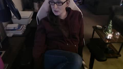 Snapshot of kait331 chatting on December 15, 1:24 am Camprincess331 online show from December 15, 1:24 am