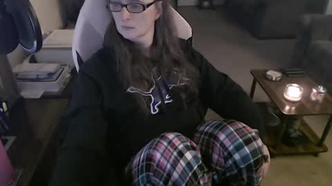 Snapshot of kait331 chatting on January 5, 1:03 am Camprincess331 online show from January 5, 1:03 am