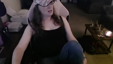 Snapshot of kait331 chatting on June 23, 1:25 am Camprincess331 online show from June 23, 1:25 am