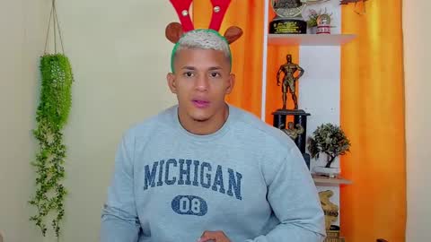 Snapshot of kale_tomson chatting on December 11, 5:04 pm kale thomson online show from December 11, 5:04 pm