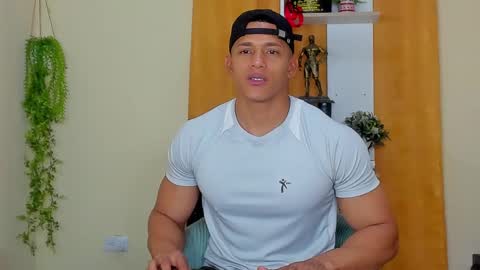 Snapshot of kale_tomson chatting on January 8, 10:48 pm kale thomson online show from January 8, 10:48 pm