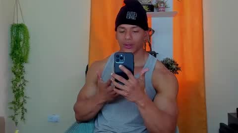 Snapshot of kale_tomson chatting on January 28, 6:39 pm kale thomson online show from January 28, 6:39 pm