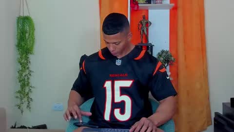 Snapshot of kale_tomson chatting on February 6, 4:36 pm kale thomson online show from February 6, 4:36 pm