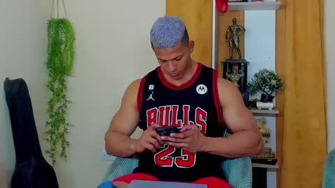 Snapshot of kale_tomson chatting on March 2, 12:31 am kale thomson online show from March 2, 12:31 am