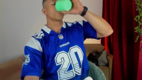 Snapshot of kale_tomson chatting on October 1, 12:05 am kale thomson online show from October 1, 12:05 am