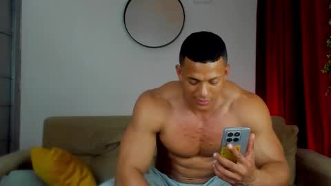 Snapshot of kale_tomson chatting on November 9, 2:21 am kale thomson online show from November 9, 2:21 am