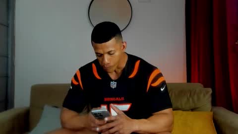 Snapshot of kale_tomson chatting on November 9, 11:03 pm kale thomson online show from November 9, 11:03 pm