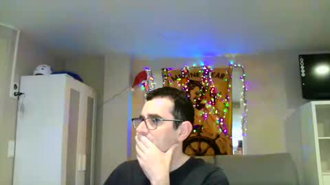 Snapshot of kalem48 chatting on December 4, 8:01 am MusicMen49 online show from December 4, 8:01 am