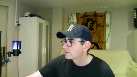 Snapshot of kalem48 chatting on February 7, 12:53 am MusicMen49 online show from February 7, 12:53 am