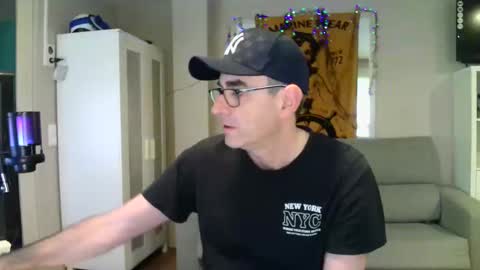 Snapshot of kalem48 chatting on February 16, 10:32 am MusicMen49 online show from February 16, 10:32 am