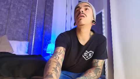 Snapshot of kaletattoos chatting on June 30, 11:33 am Kale online show from June 30, 11:33 am