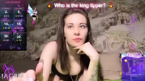 Snapshot of kaley_mrr chatting on August 1, 11:14 pm Hi my name is Kaley Today Im streaming with my friend Di online show from August 1, 11:14 pm