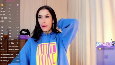 Snapshot of kali_ka chatting on December 27, 7:51 am Kali Ka Please help me with your thumbs up its important dont forget my birthday on October 26 online show from December 27, 7:51 am