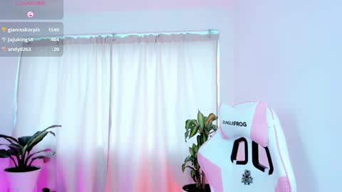 Snapshot of kali_ka chatting on March 12, 4:46 pm Kali Ka Please help me with your thumbs up its important dont forget my birthday on October 26 online show from March 12, 4:46 pm