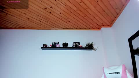 Snapshot of kali_ka chatting on October 13, 8:09 pm Kali Ka Please help me with your thumbs up its important dont forget my birthday on October 26 online show from October 13, 8:09 pm